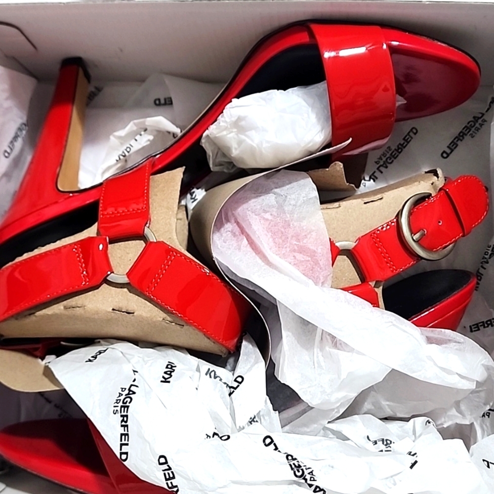 Karl Lagerfeld Paris Women's NIB Cieone Red Patent Leather Sandals. Size 9.5M - Picture 3 of 13